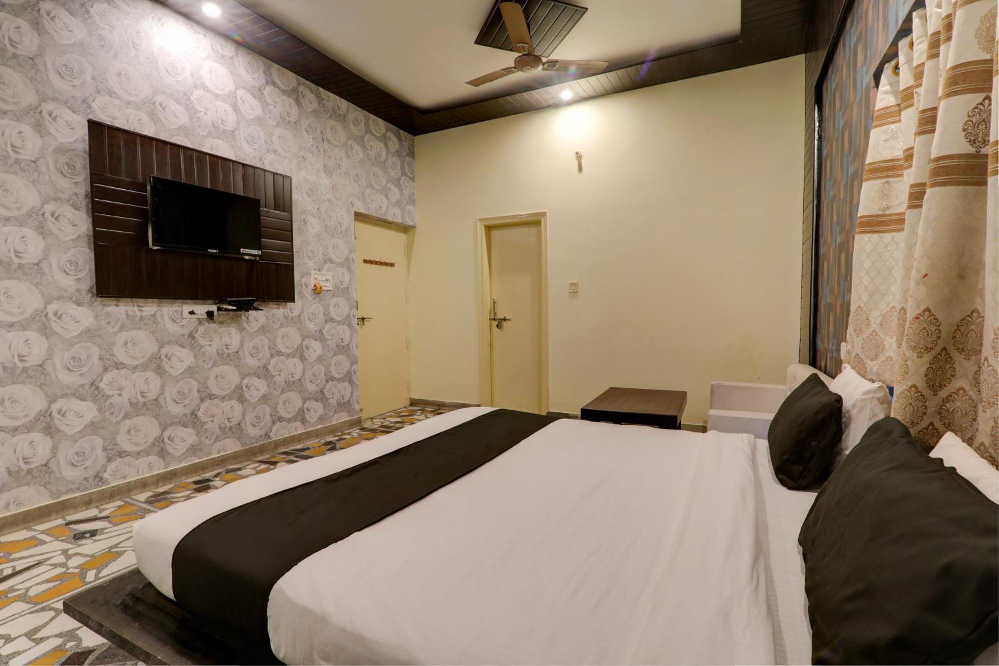 Hotel O Flagship Adbhut Moment Hotel Waranasi Zewnętrze zdjęcie