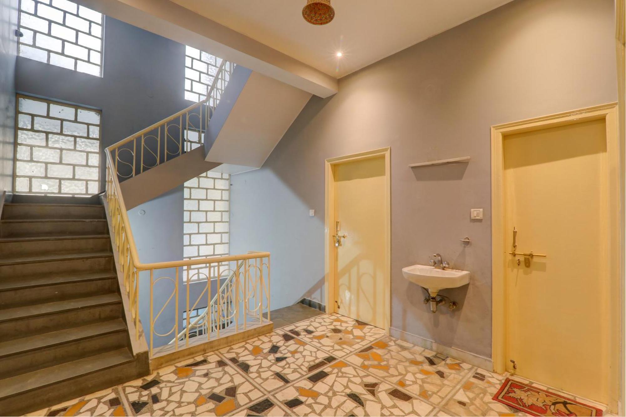 Hotel O Flagship Adbhut Moment Hotel Waranasi Zewnętrze zdjęcie