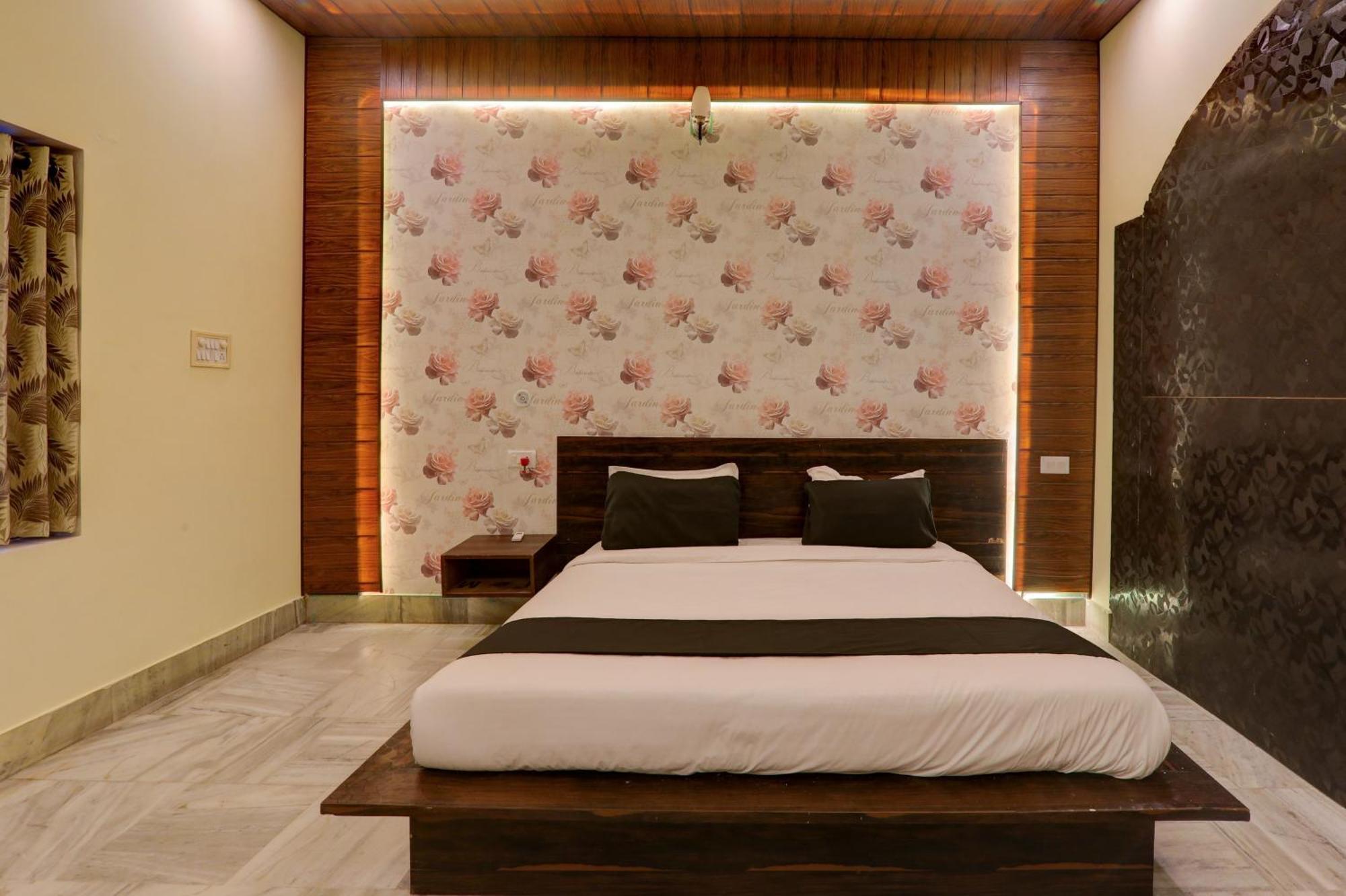 Hotel O Flagship Adbhut Moment Hotel Waranasi Zewnętrze zdjęcie